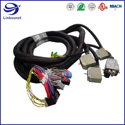 Hermaphroditic Contact Connector Wire Harness With Staggered Grid